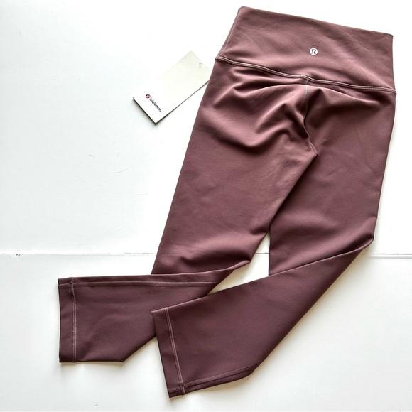 ❣️ LULULEMON Women’s Wunder Under Crop HR Leggings. Mauve/Dark Rose. Size: 4 - Picture 2 of 15